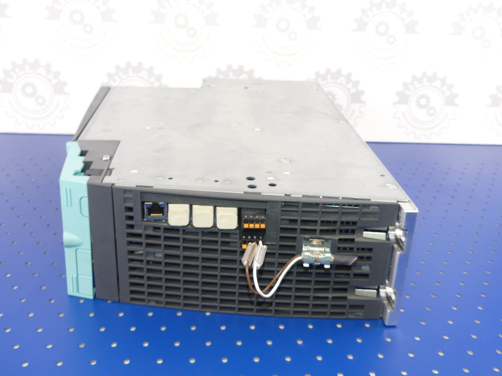 SIEMENS 6SL3120-2TE21-8AC0