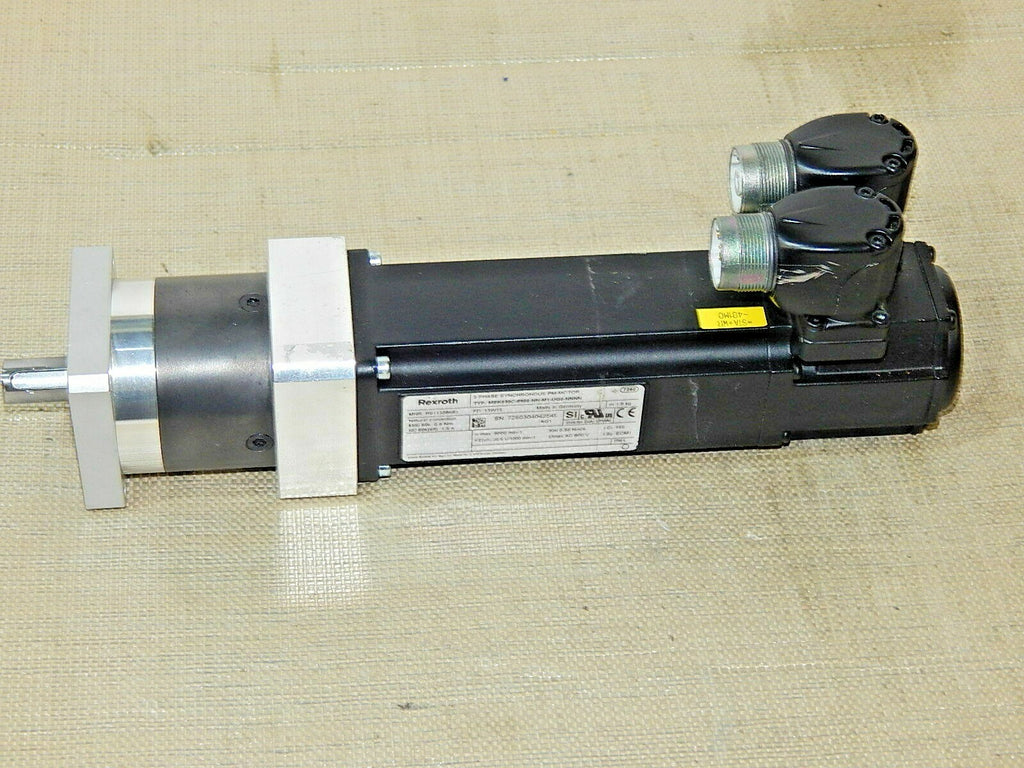 Rexroth MSK030C-0900-NN-M1-UG0-NNNN + Neugart PLE60 i=8  used