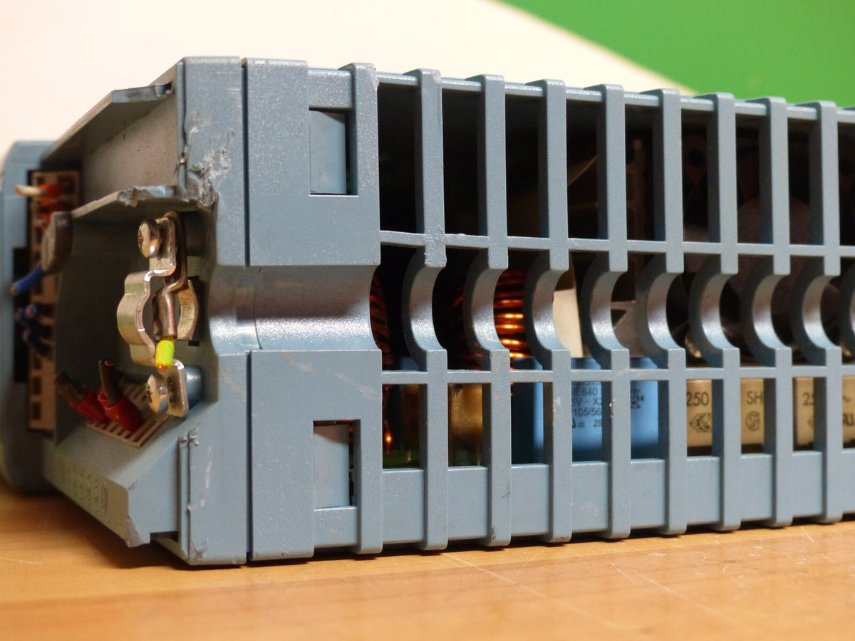 SSD DRIVES 631-001/230/F/00  Servoantrieb ohne Deckel s.Bilder