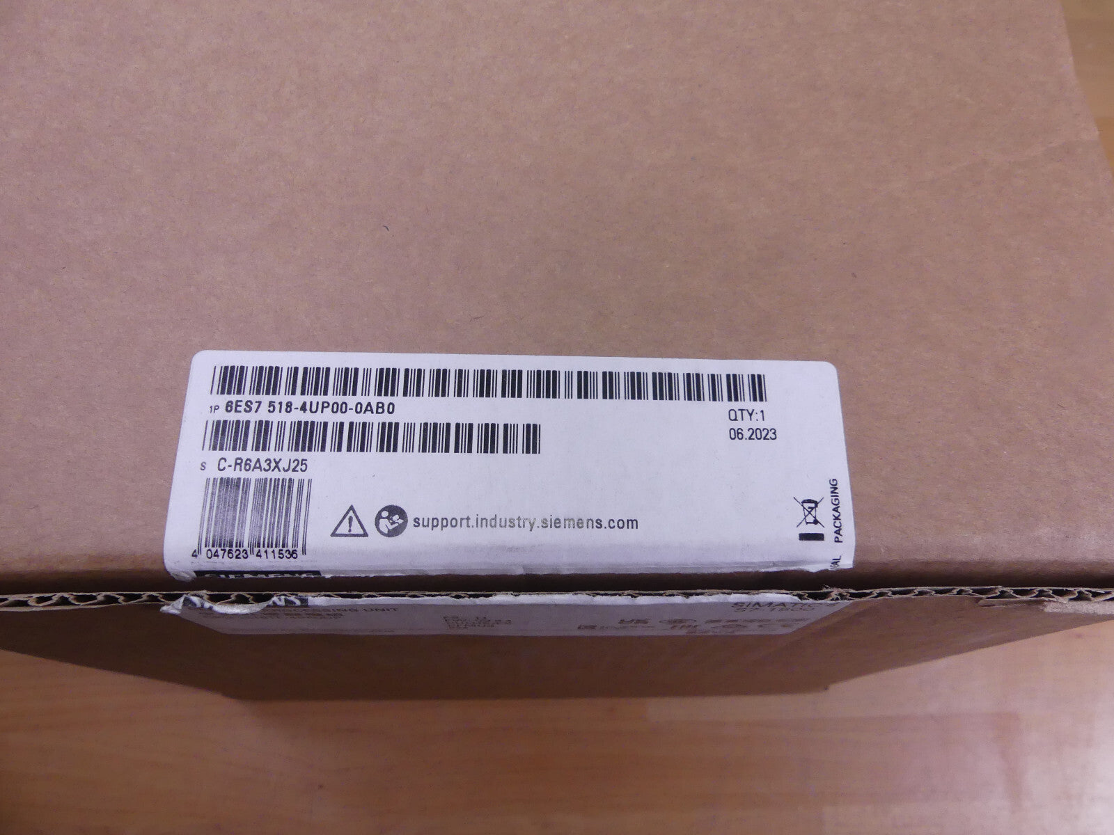 Siemens SIMATIC S7-1500 6ES7518-4UP00-0AB0   6ES75184UP000AB0  FS: 11