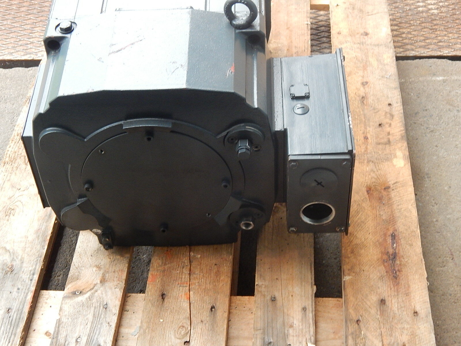 Siemens 1PH8 184-1MC220AA1-Z // 1PH8184-1MC220AA1-Z used