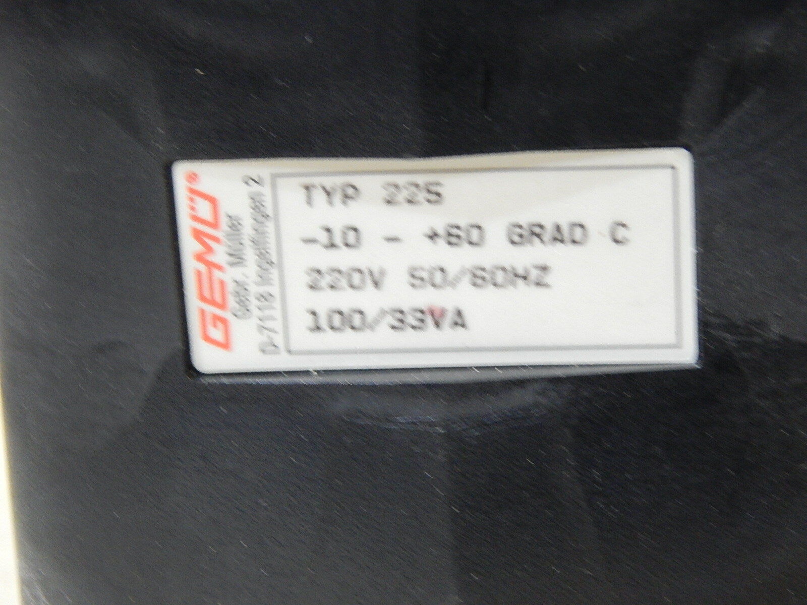 Gemü  EPDM 225   -10- +60 GRAD C Kunstoff Magnetventil  220V 50Hz/60Hz Neuwertig