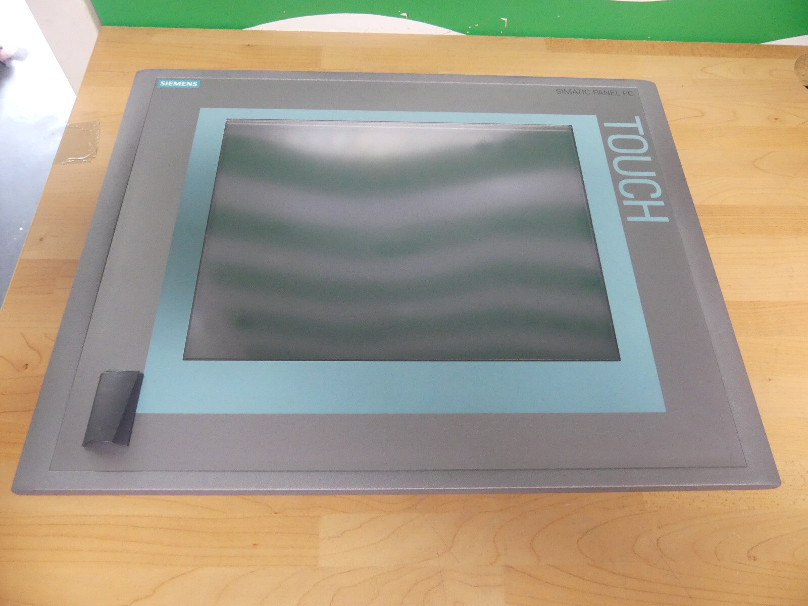 siemens  Simatic HMI ipc 477c  6av7884-0ae12-3ba0