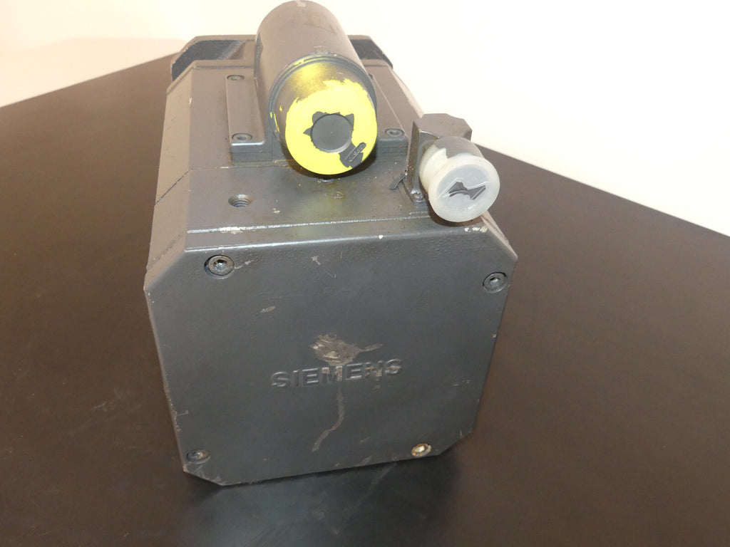 Siemens Servomotor  1FT6082-8AK72-4AD1-Z 1FT60828AK724AD1Z  s.Bilder