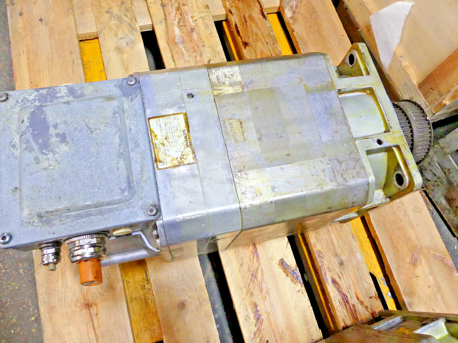 Siemens 1PH7133-2NG22-0BJ0