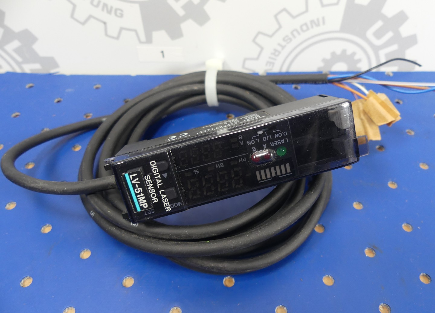 KEYENCE LV-51MP  Digital Laser Sensor