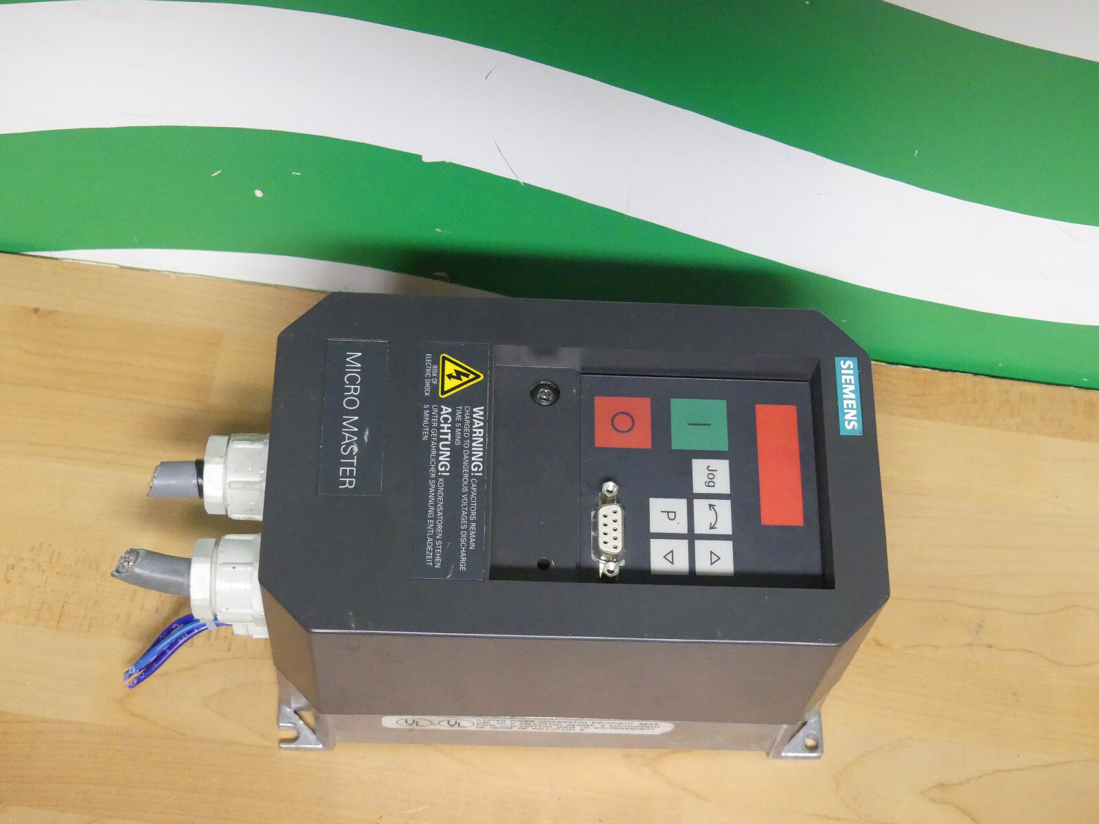 SIEMENS 6SE3112-1BA40  USED  MICROMASTER 0,37kW