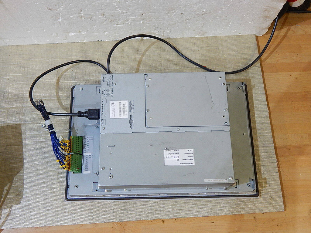 Siemens Simatic Panel PC 677B (AC) 15 Touch A5E02486984 Bildschirm gebrochen