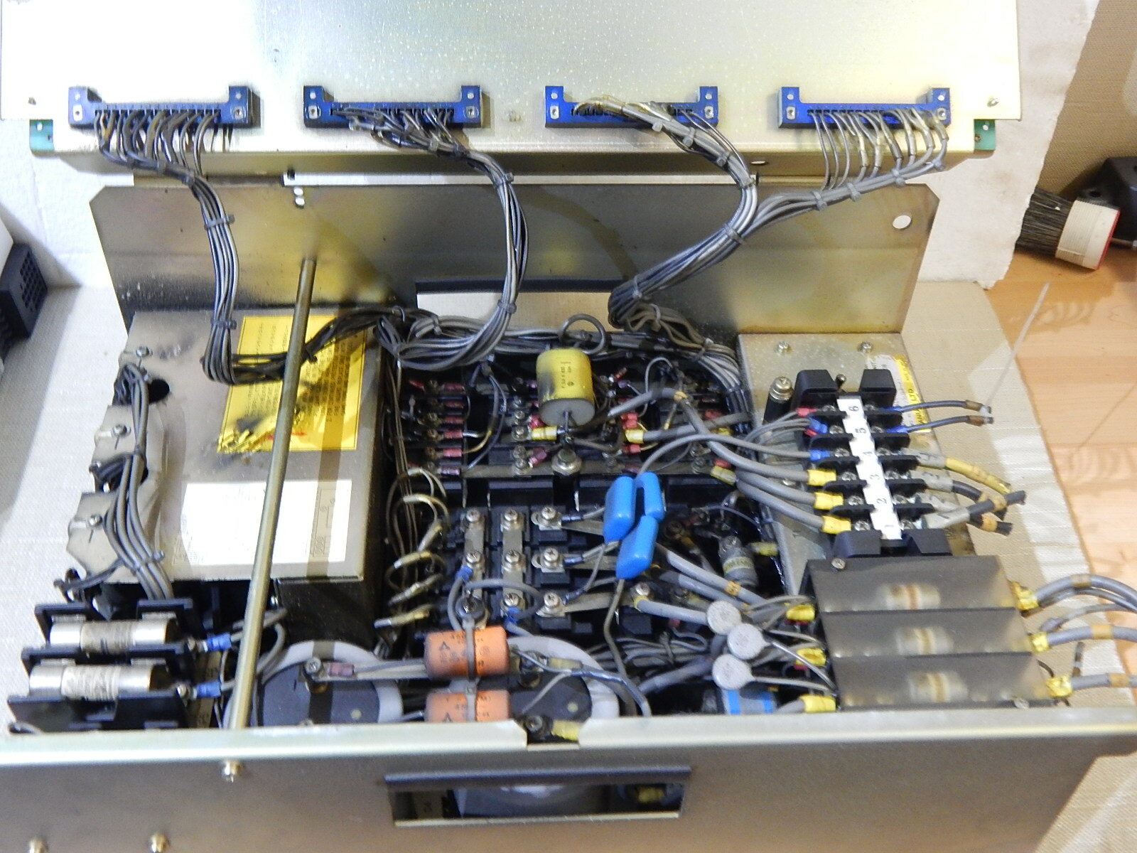 Fanuc AC SPINDLE SERVO UNIT A06B-6044-H008  Ungeprüft  Als Ersatzteil
