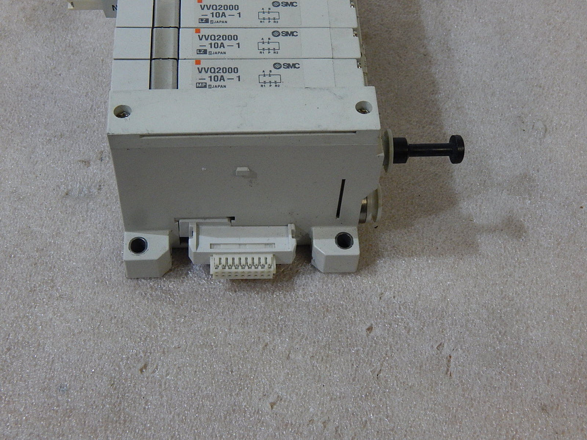 SMC  VQ2-LOF01 // V V Q2000-1-10A-1   Ventilinsel Magnetventil