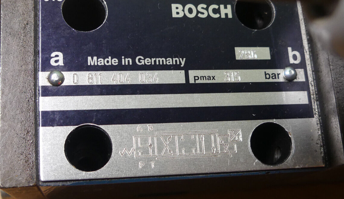 Bosch Regelventil 0 811 404 034 pmax 315 bar + 0 831 006003 2,7A