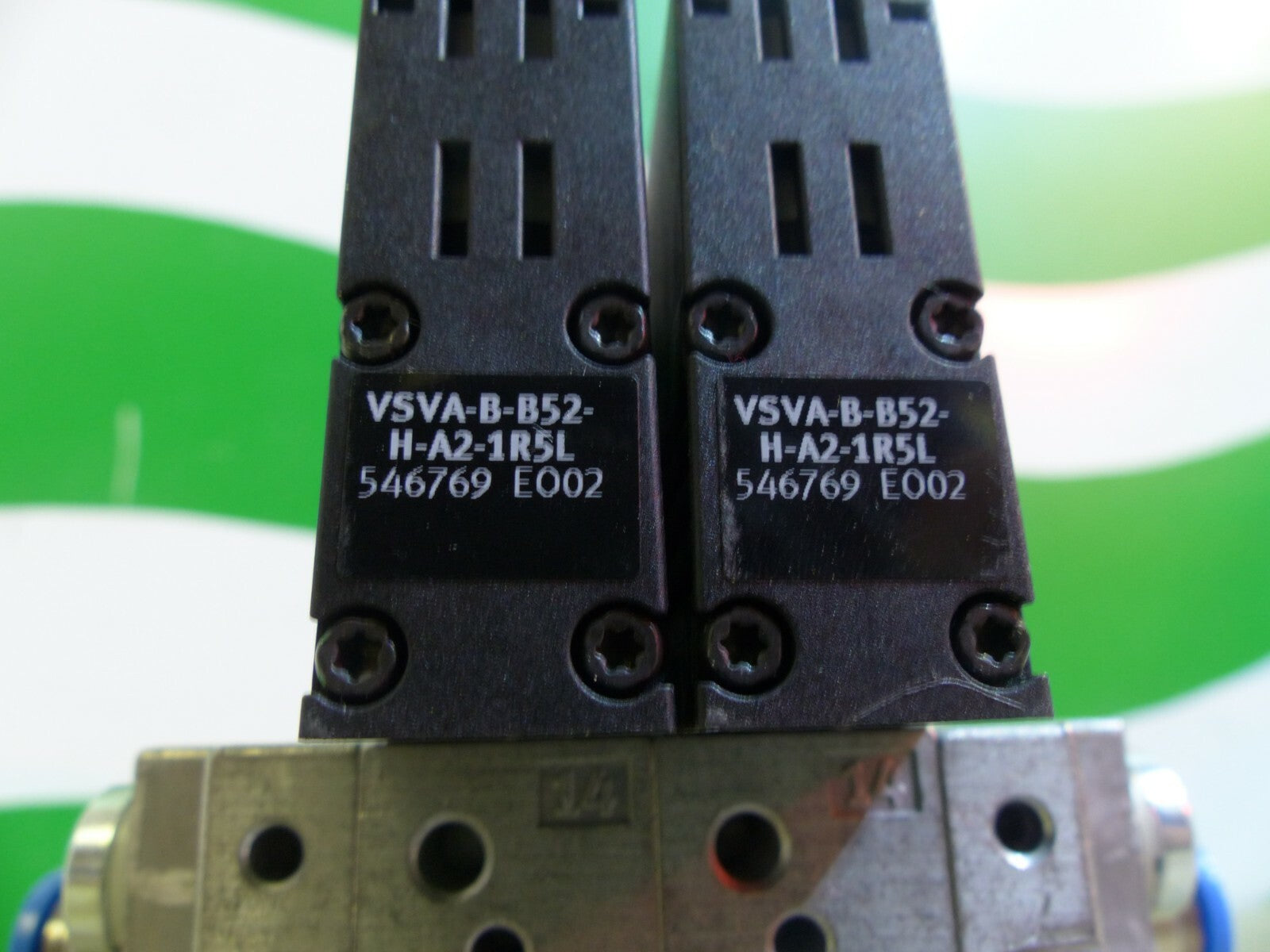 FESTO 2x VSVA-B-B52-H-A2-1R5L + 2x NEV-02-VDMA 161 112 + 2x NAW-1/8-02-VDMA