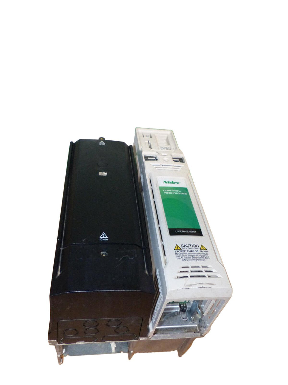 Nidec CONTROL TECHNIQUES UNIDRIVE M700-064 00350A 18.5kW  onhe deckel s.Bilder