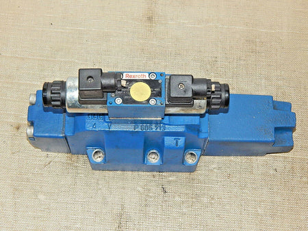 Rexroth R900949376FD  4WRZ 25 W6-325-70/6EG24N9ETK4/D3V  Regelventil used