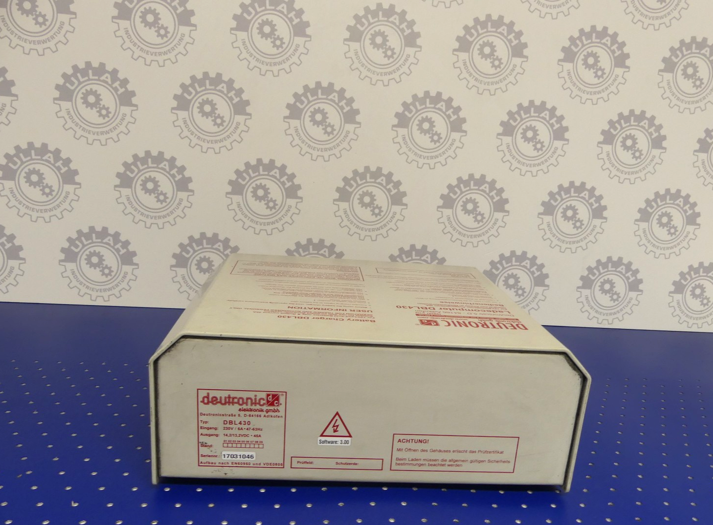 DEUTRONIC BATTERY CHARGER DBL430