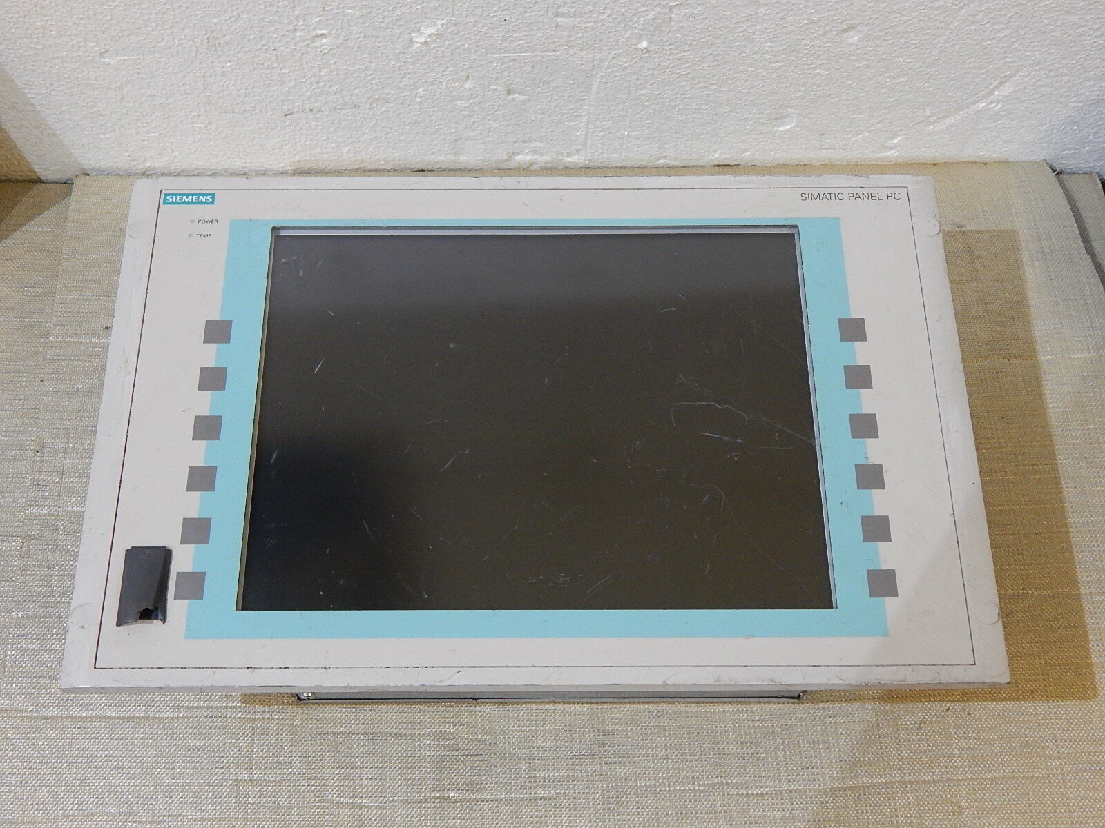 Siemens  Simatic Panel PC 677 // 6AV7462-0AC30-0BK0  leicht gekratz s.Bilder