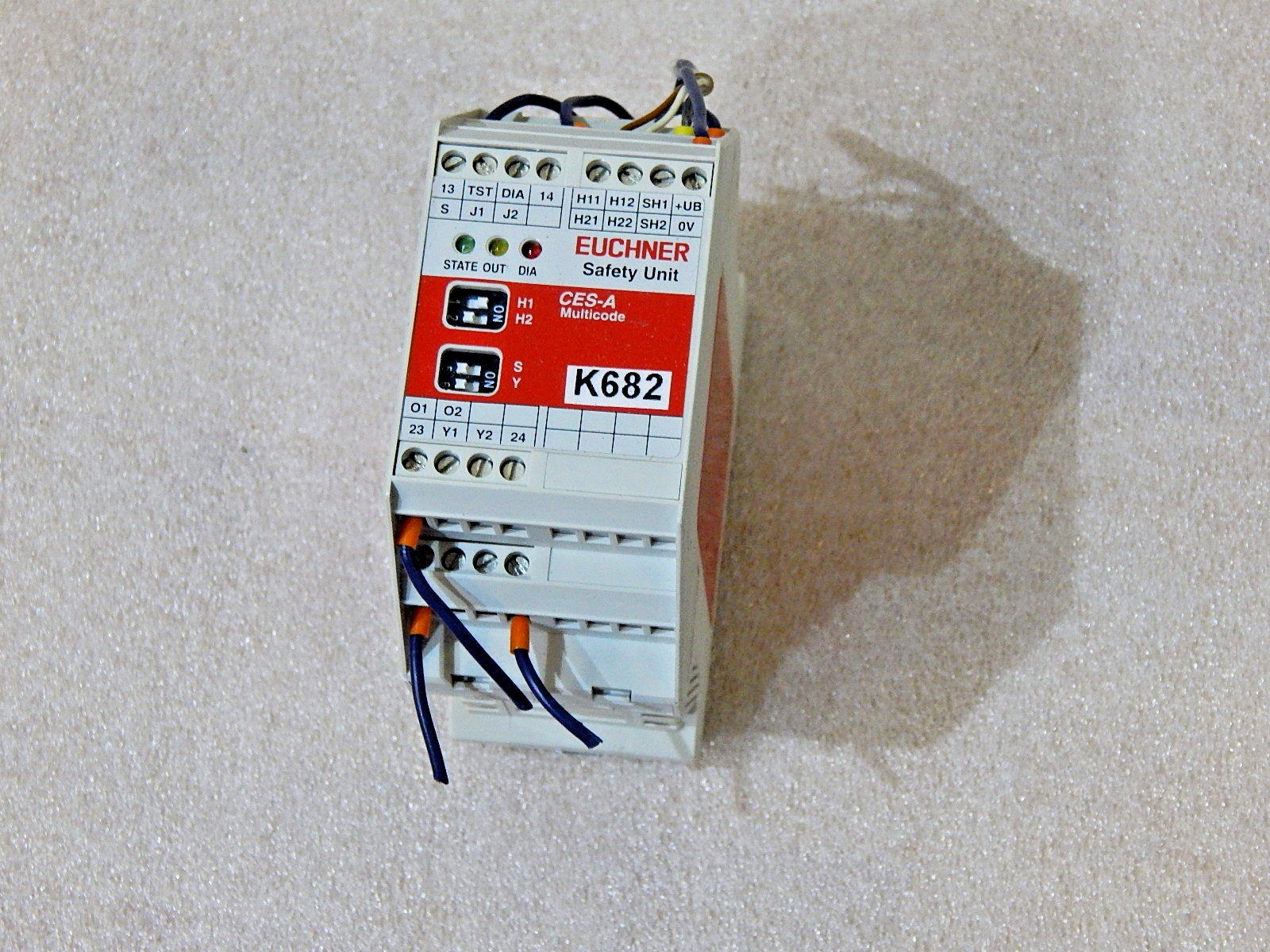 Euchner CES-A-UEA-02B// CES A UEA 02B 097077  SafetyUnit  Used