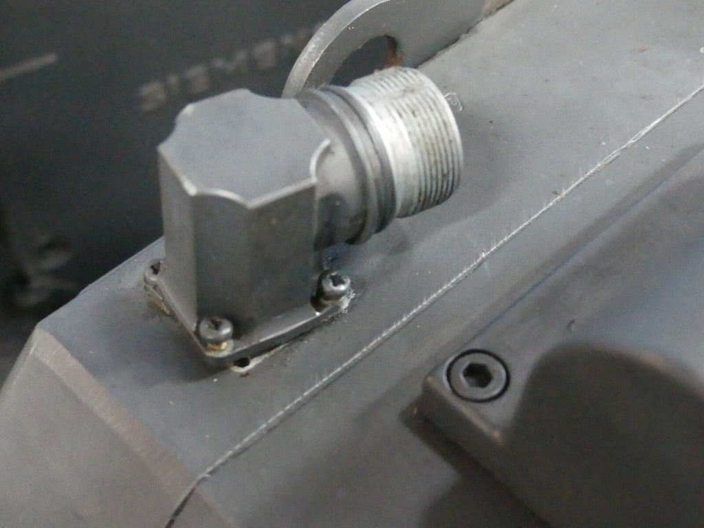 SiEMENS   1FT6105-1AC71-1EG1 (leicht beschädigt)