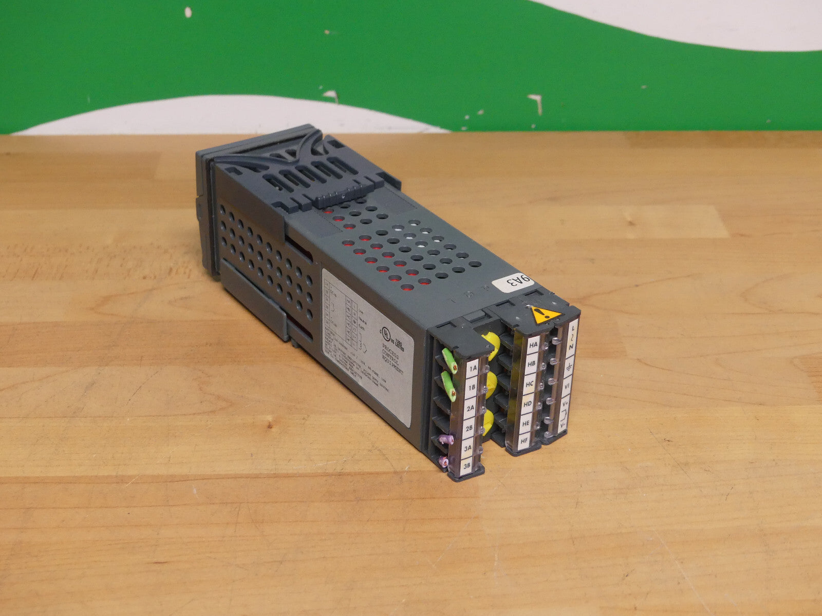 Eurotherm  2416/cc/vh/h4/fh/v5/xx/ger/ Temperaturregler