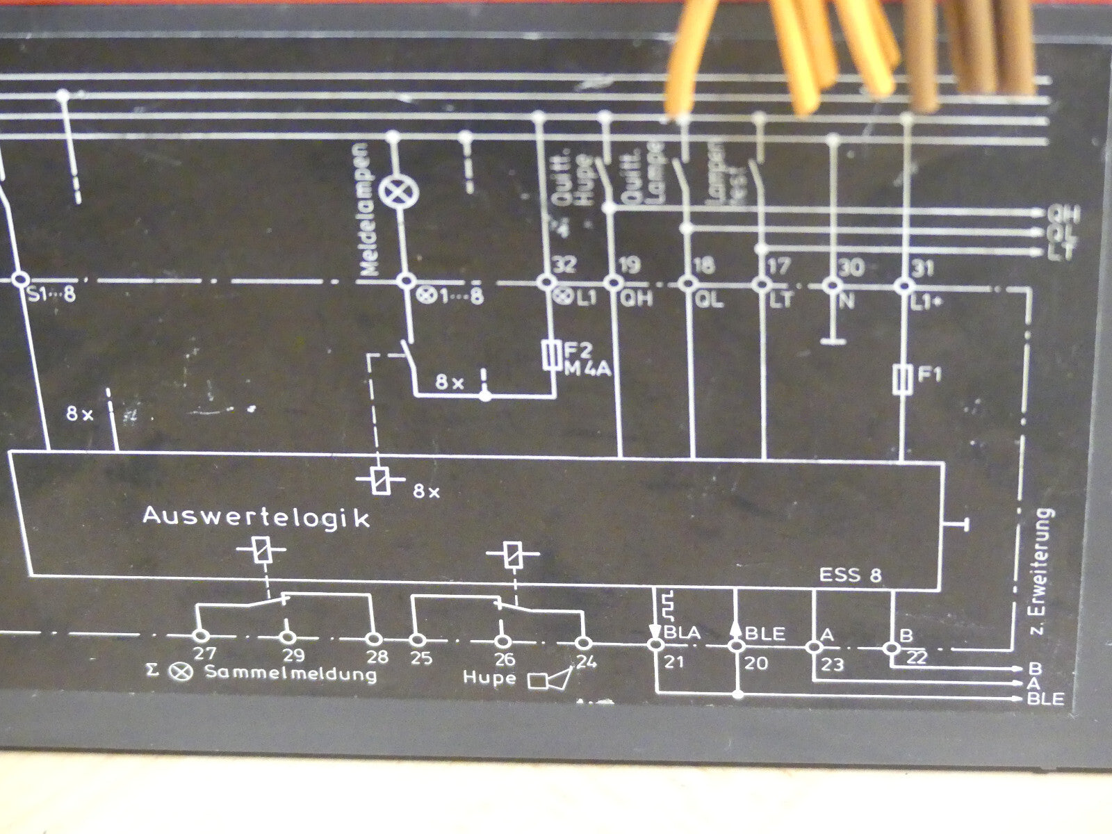 ESS EES 8  EES8 230VAC Störcontroller