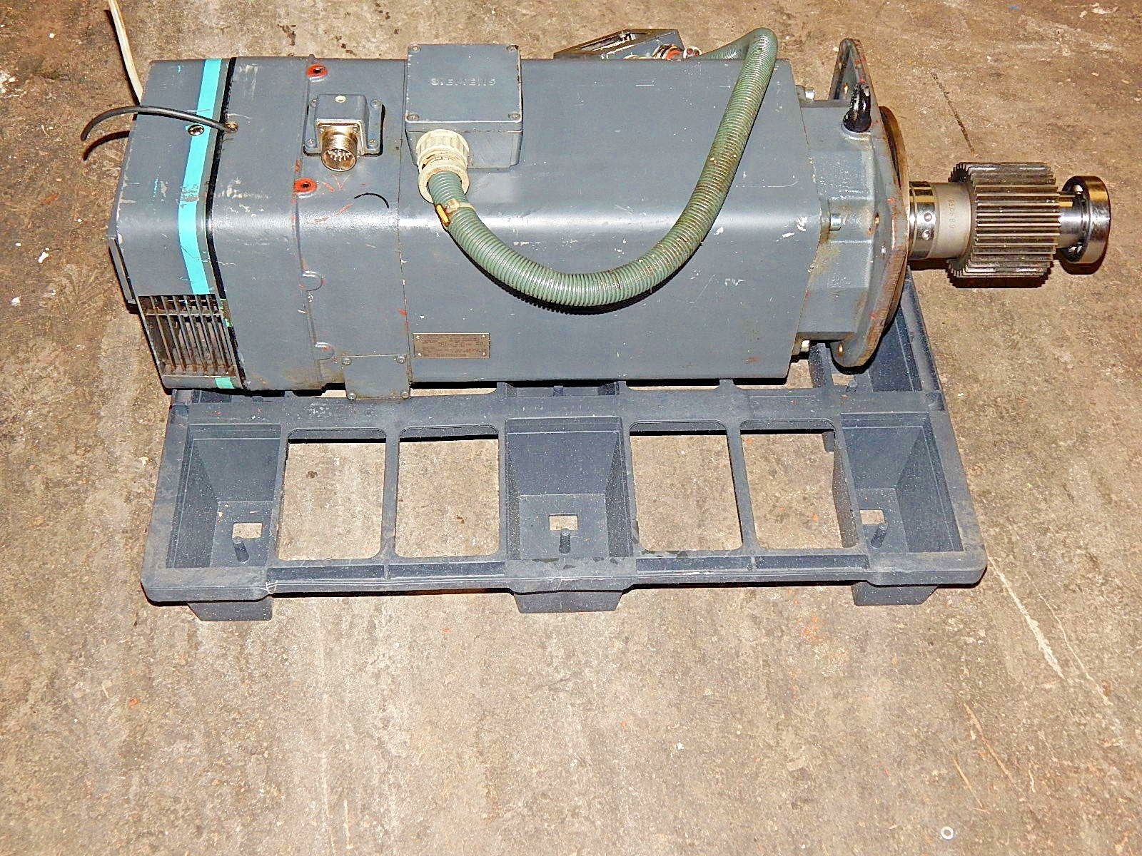 Siemens 3~Mot.1 PH6137-4CZ09-Z Used