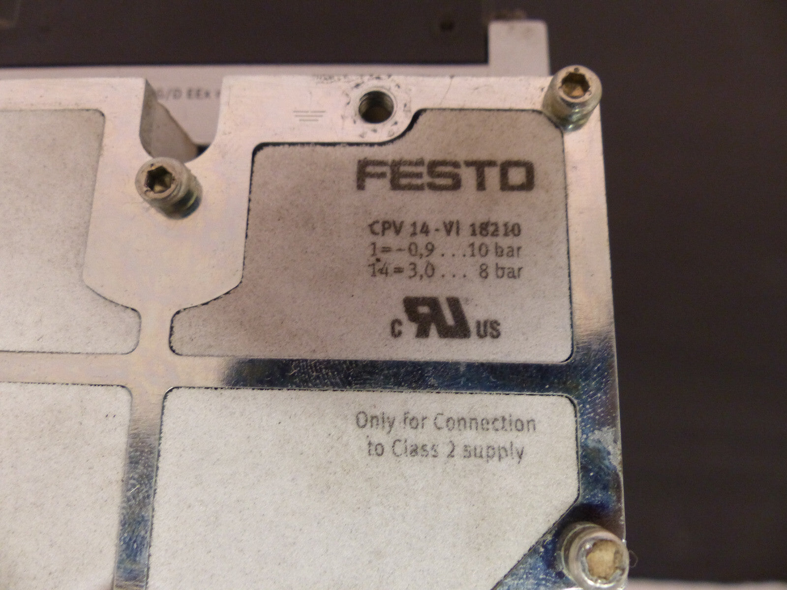FESTO CPV 14-VI 18210 / CPV 14-GE-DIO1-8 / CPV 14-VI-P8-1/8-B /FBS-SUB-9-GS-DP-B