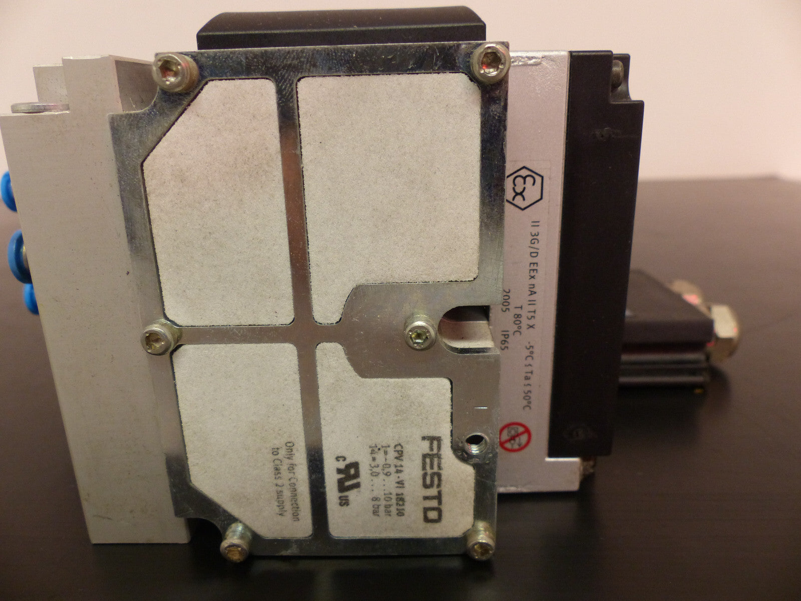 FESTO CPV 14-VI 18210 / CPV 14-GE-DIO1-8 / CPV 14-VI-P8-1/8-B /FBS-SUB-9-GS-DP-B