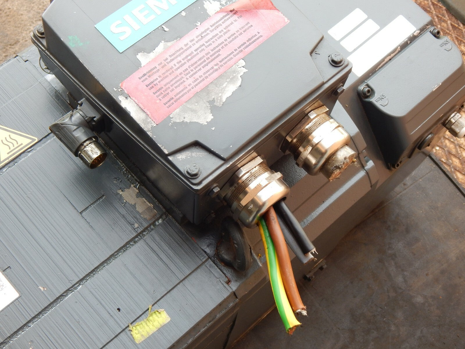  Siemens 1PH8 184-1ML001FA1-Z // 1PH8184-1ML00-1FA1-Z / 1PH8184-1ML001FA1-Z 