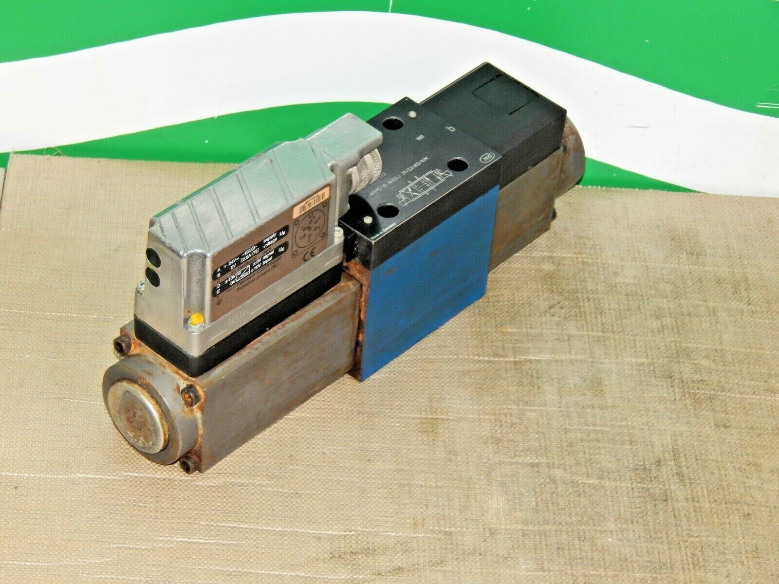 Rexroth Proportional Ventil  4WRPE 10 W80SJ-2X/G24K0/A1M