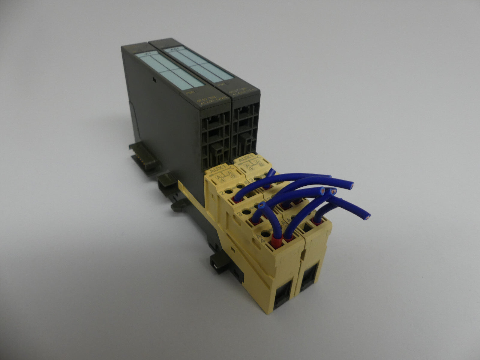 2x Siemens 6ES7 138-4CA00-0AA0