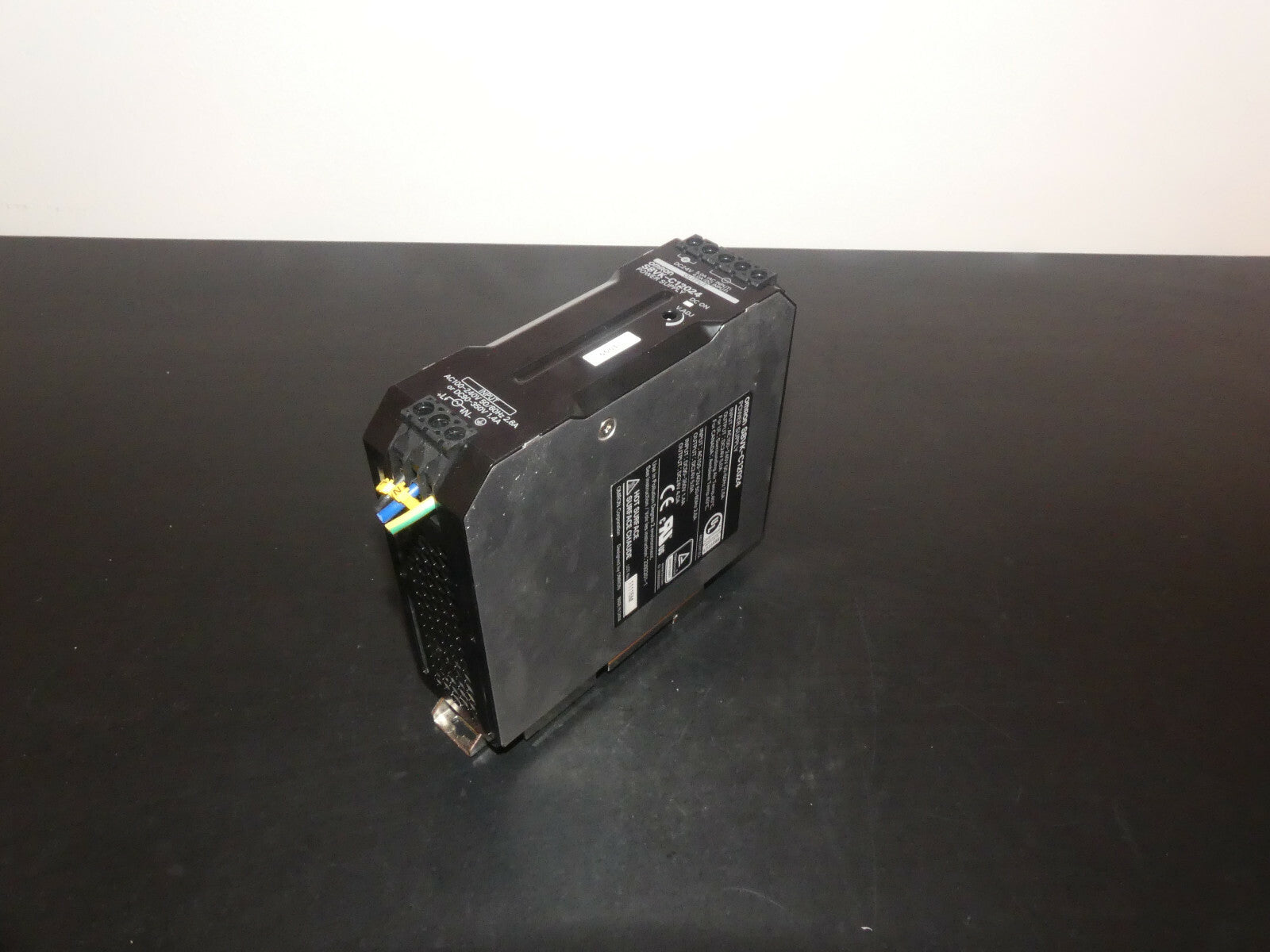 Omron S8VK-C12024