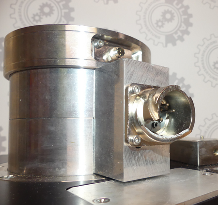 Oerlikon Leybold Vacuum TURBOVAC MAG 900 CT  MAG900CT Leicht Beschädigt s.Bilder