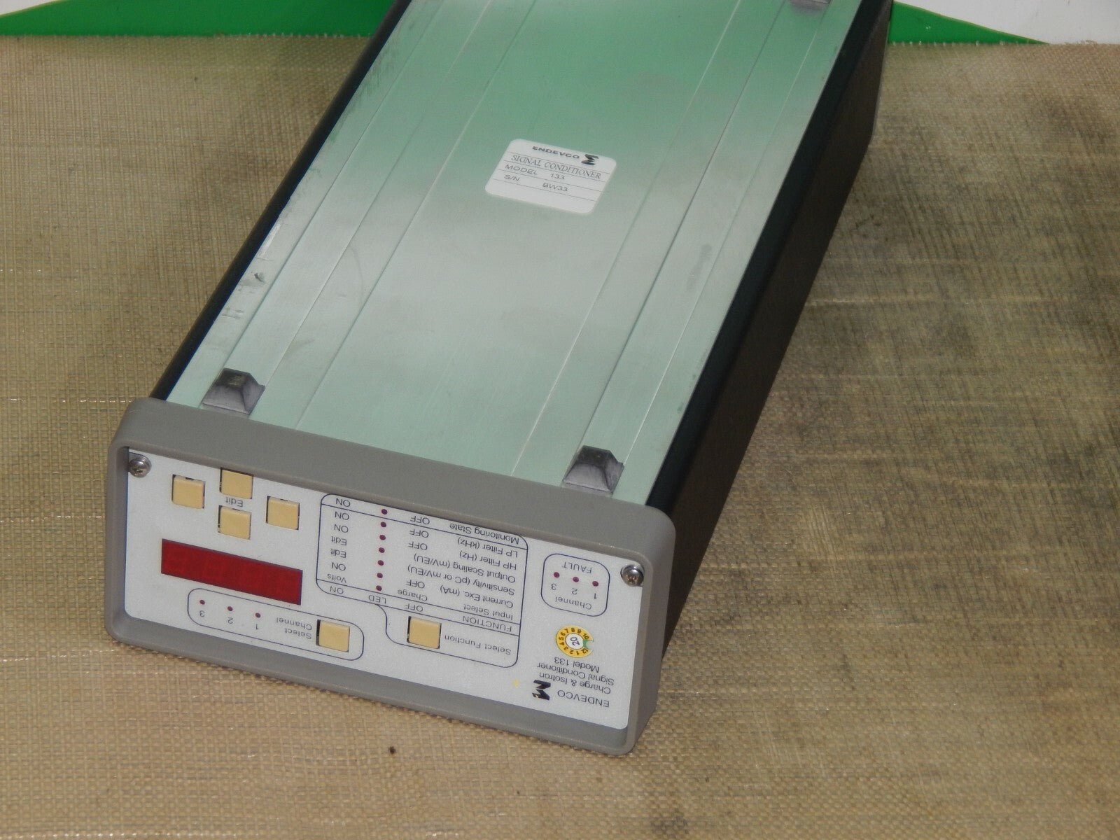  Endevco Modell 133 Signal Conditioner  S/N BW33 used