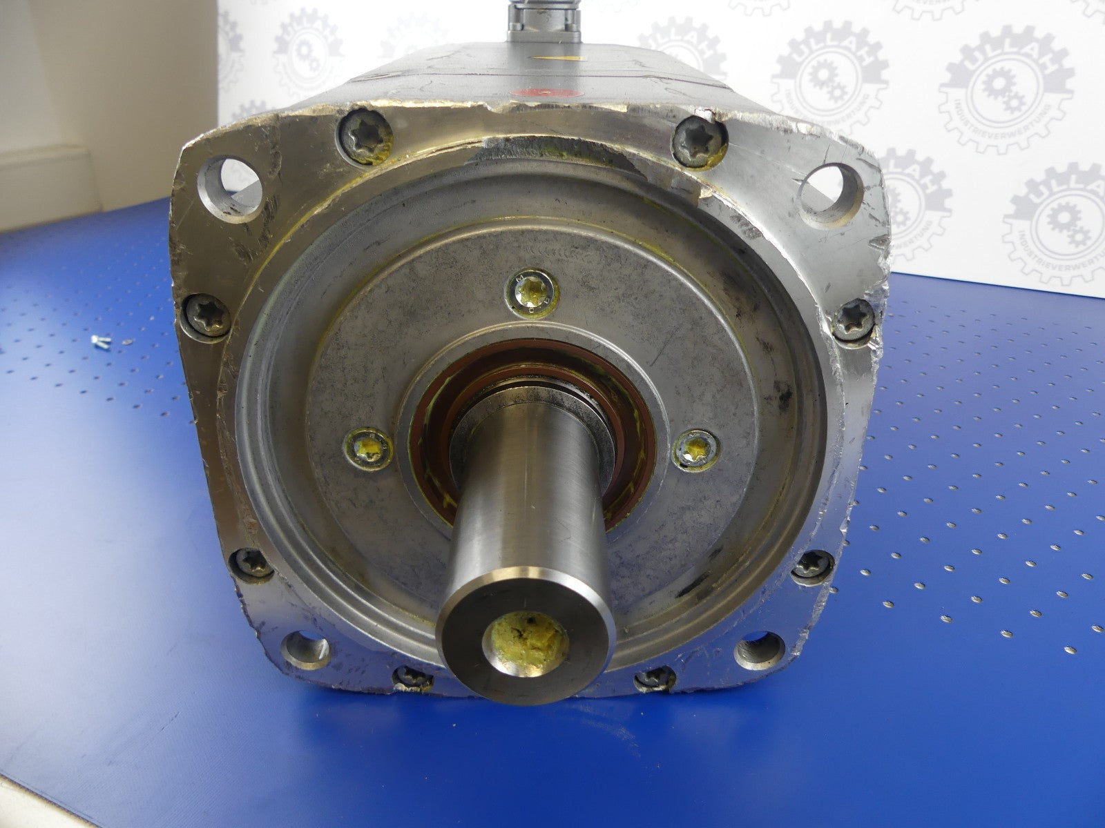 SIEMENS 1FT7105-5AF71-1CH1  VORNE BISSCHEN BESCHADIGT