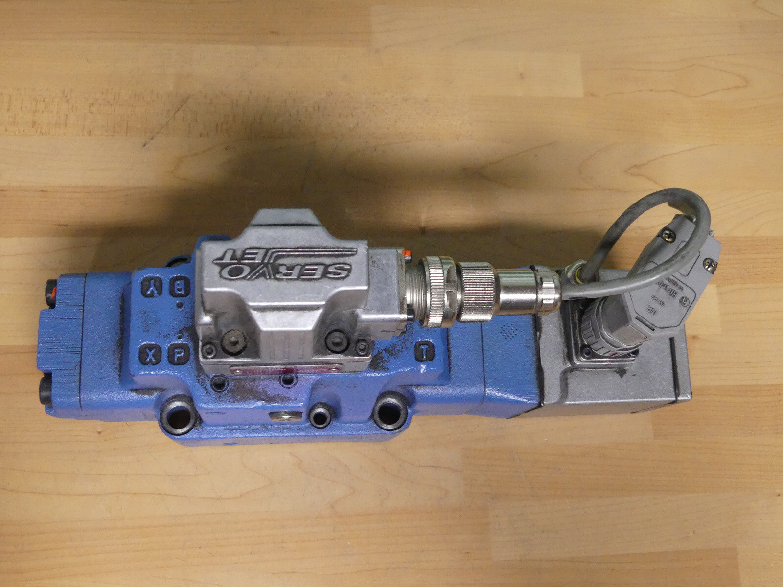 Netstal Moog Servo Ventil D061-814A J09HOAMEHB2  Mod. D662Z2705F / D02HXAMFNEA2