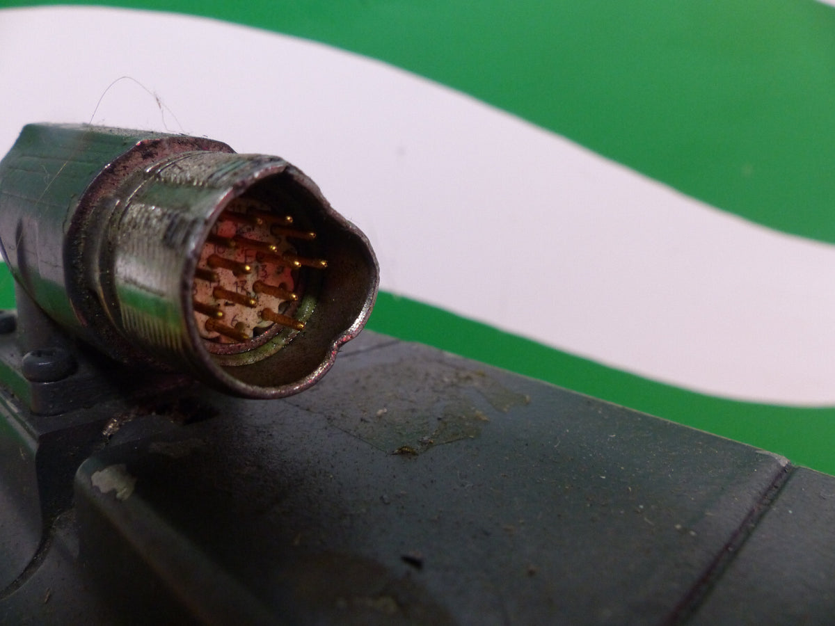 Siemens 1FK7042-5AK71-3EH5-Z  stecker leicht beschädigt  s.Bilder