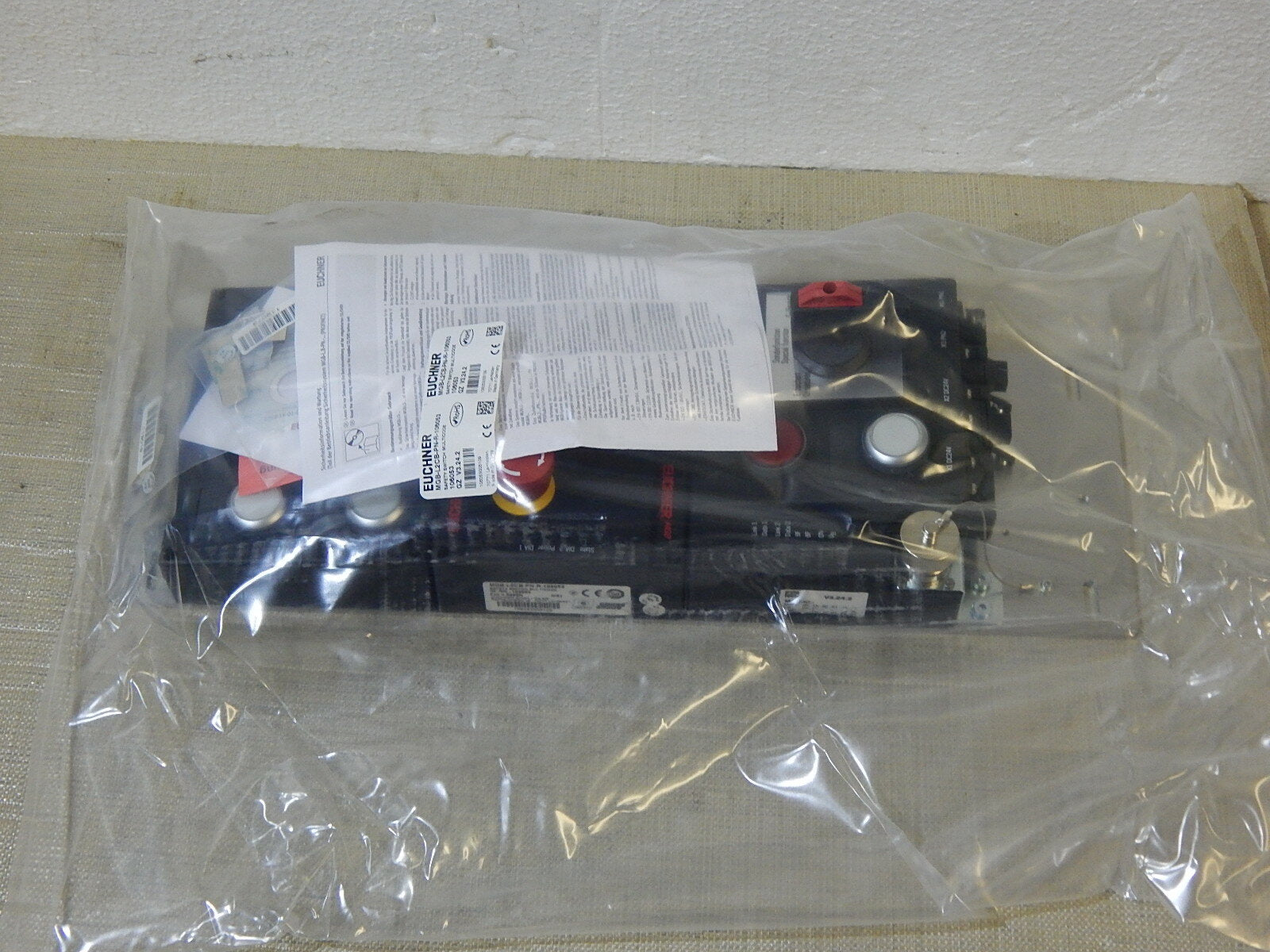  EUCHNER MGB-L2CB-PN-R-106053 //Safety Switch Multicode K2014-3119-01 