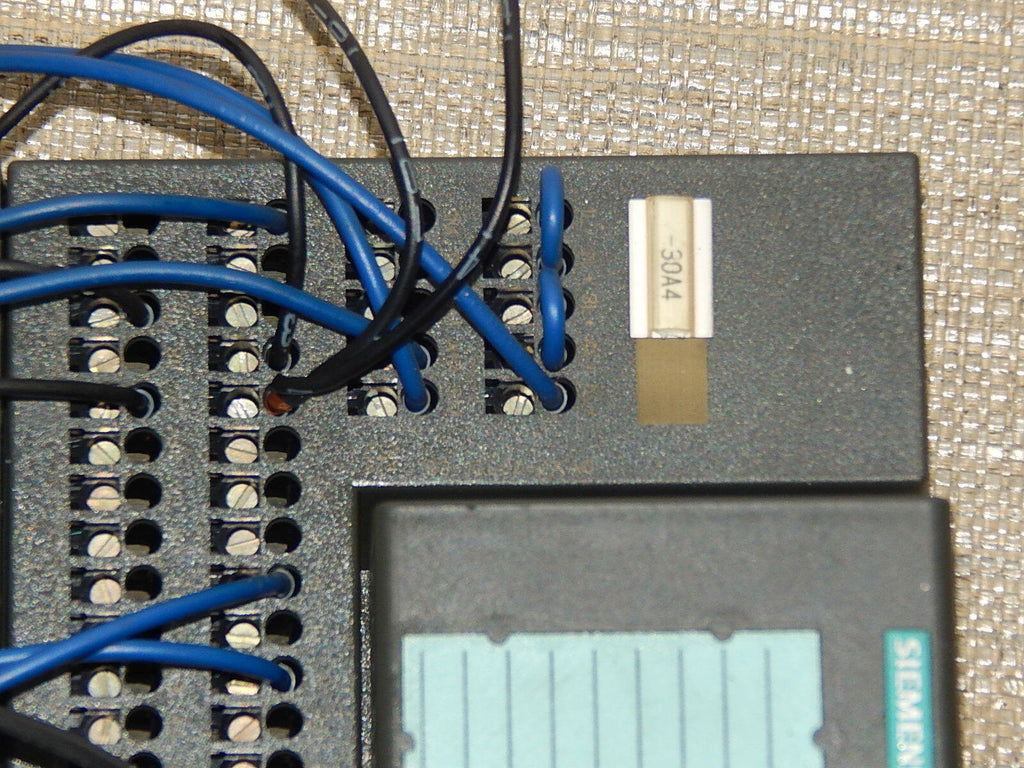 3Siemens simatic S7 6ES7 131-1BL01-0XB0 E.:1+6ES7193-1CL00-0XA0 E.:1 used