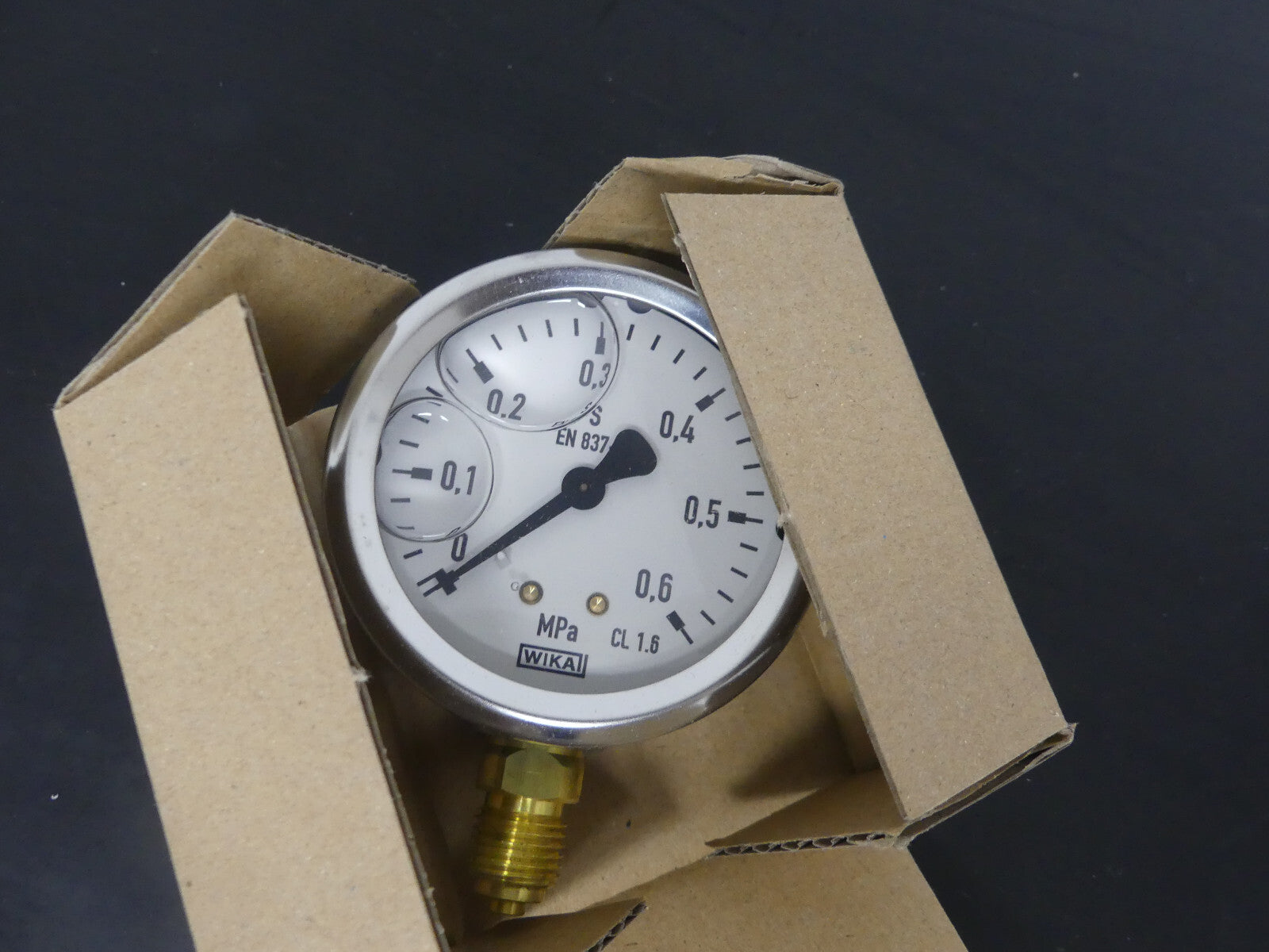 WIKA Manometer 213.53.063 0,6 mpa g1/4b unten