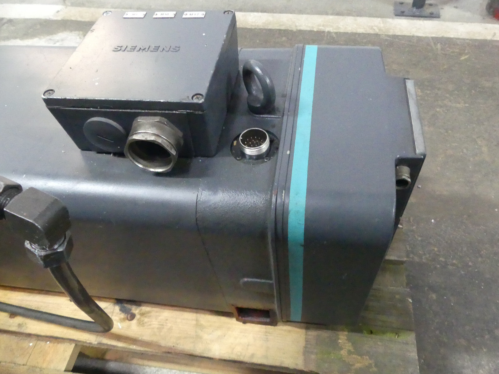 SIEMENS 1 PH6167-4CF46-Z  1PH6167-4CF46-Z