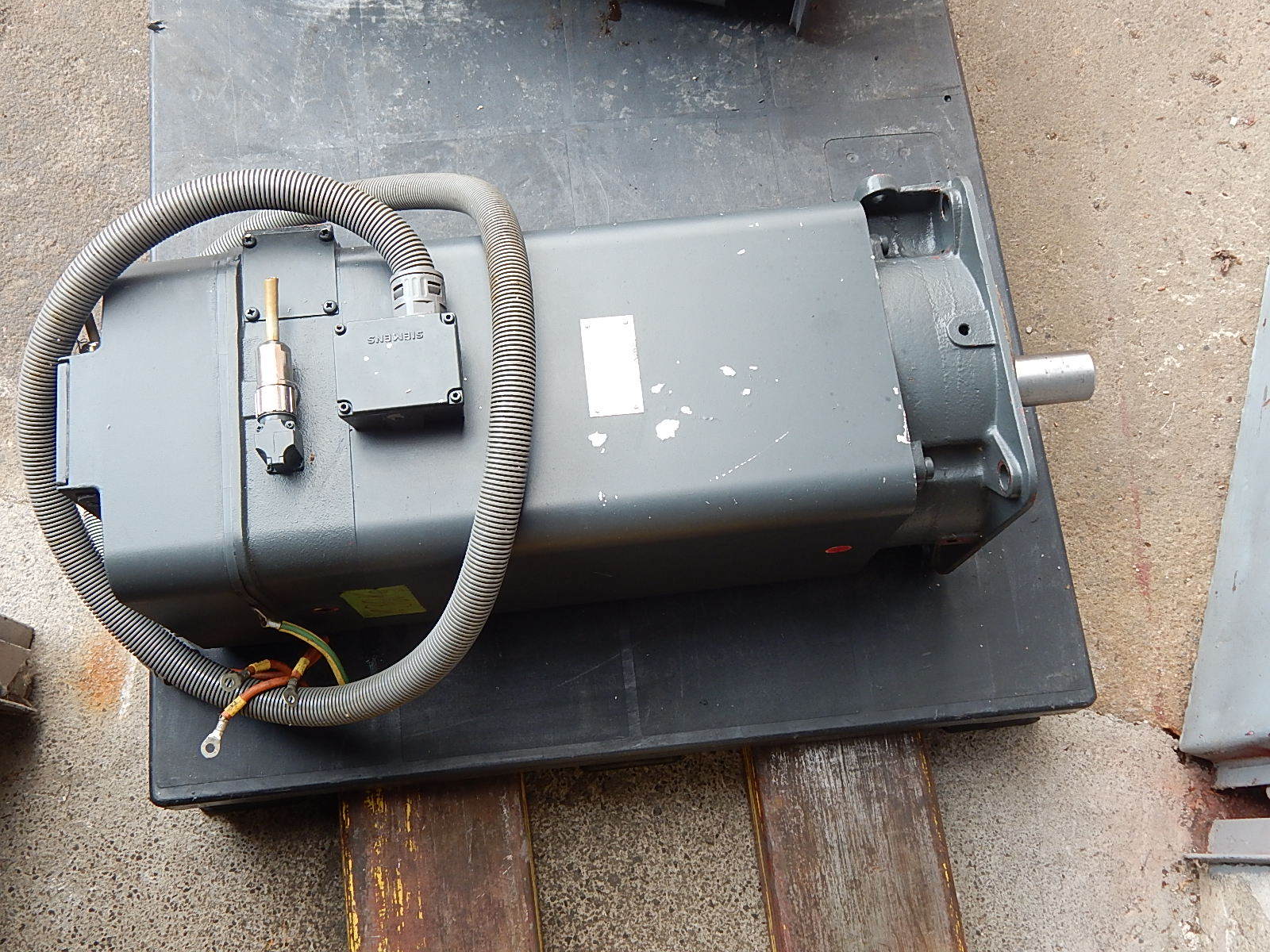 SIEMENS 3~Servomotor-Hauptspindelmotor 1PH6137-4NG46-Z Used