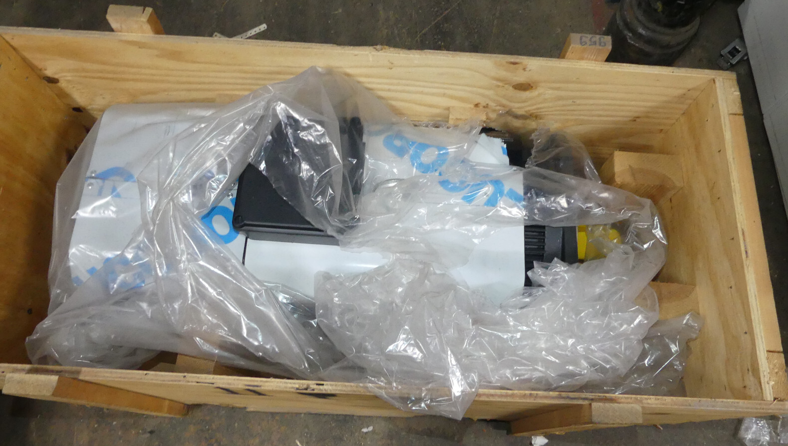 REXROTH Indramat  2AD160B-B050A1-BS07-C2N1   2AD160B-B05OA1-BS07-C2N1