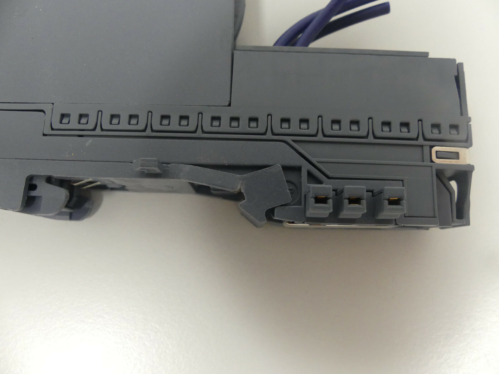 Siemens 6ES7131-6BF00-0BA0 leicht beschädigt