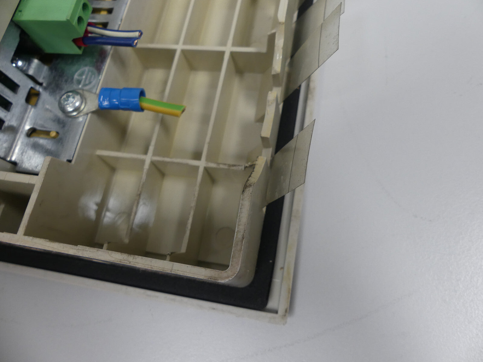 Siemens 6AV6 642-0DA01-1AX1 leicht beschädigt S. Bilder