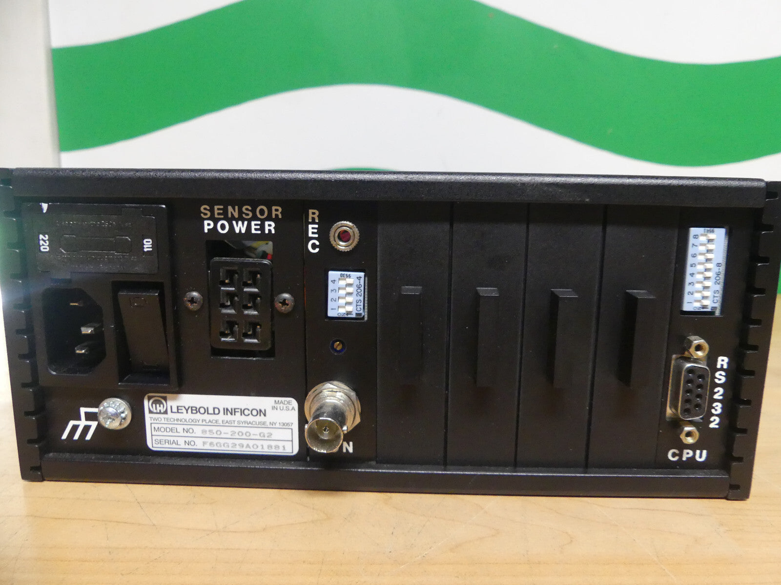 Leybold Inficon IG3 Digitaler Vakuummess-Controller 850-200-G2