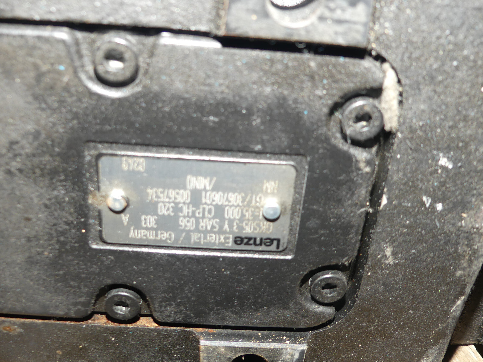 Lenze 3~Servomotor MDSKSBS056-23 inkl. Getriebe GKS05-3Y SAR 056 303 A