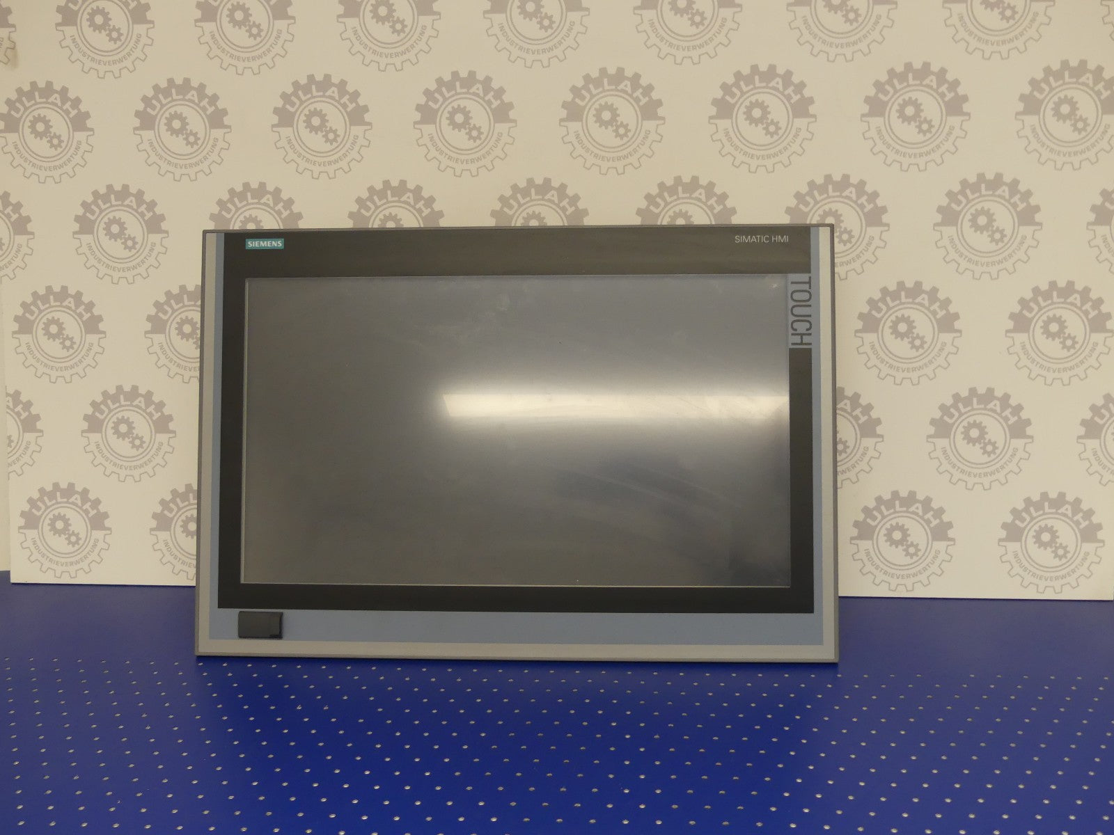 SIEMENS SIMATIC IPC477E 6AV7241-7EB18-0FA0