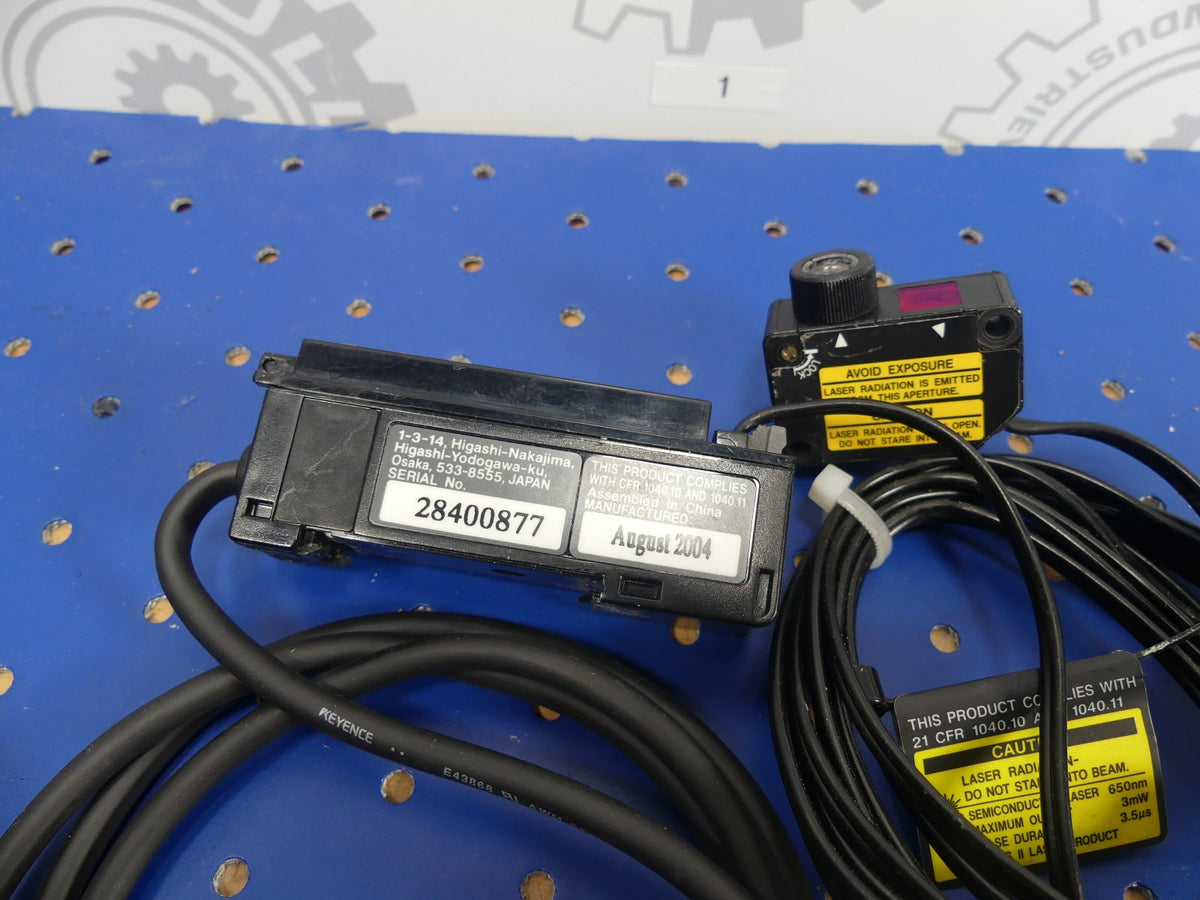 Keyence Messverstärker  Laser Sensor Haupteinheit + Messkopf  LV-21AP + LV-H32