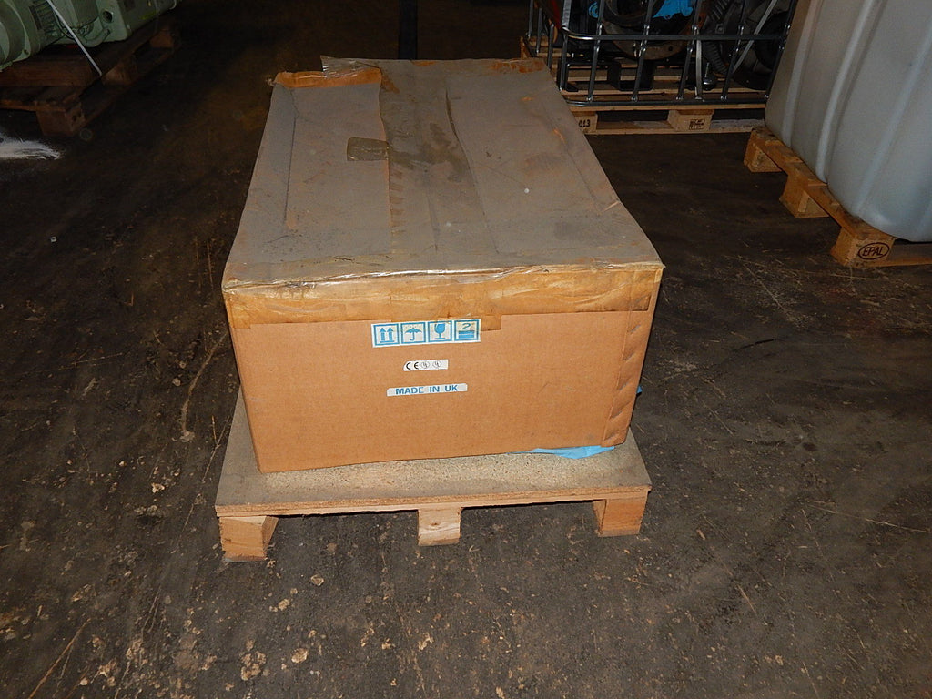  Yaskawa Frequenzumrichter CIMR-P5C4075 Varispeed  616P5  140KVA  Neuwertig 