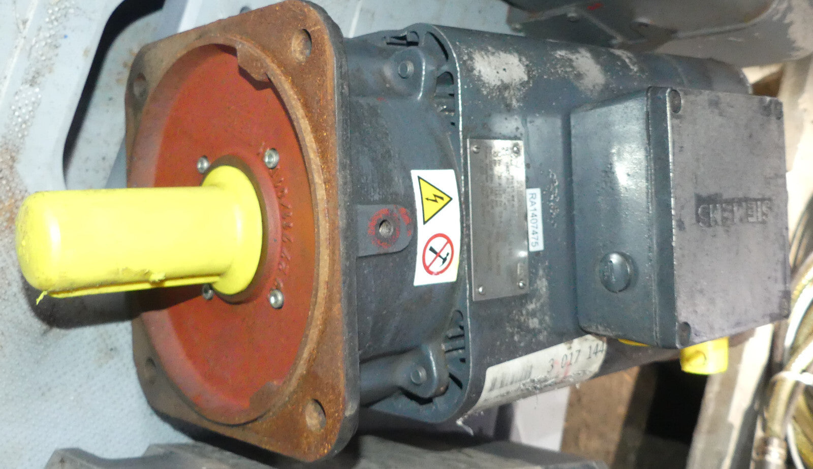 SIEMENS 1PH6101-4NF46-Z